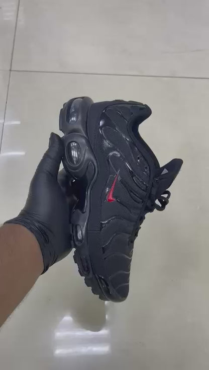 Nike Air Max Plus "Black University Red"