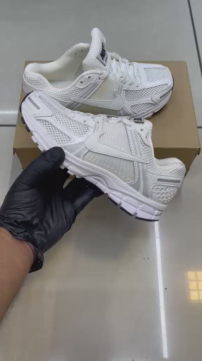 Nike Zoom Vomero 5 "Triple White"